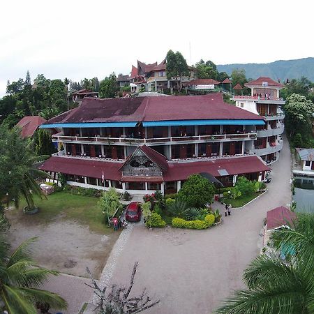 Ambaroba Resort Hotel Tuk Tuk Exterior photo