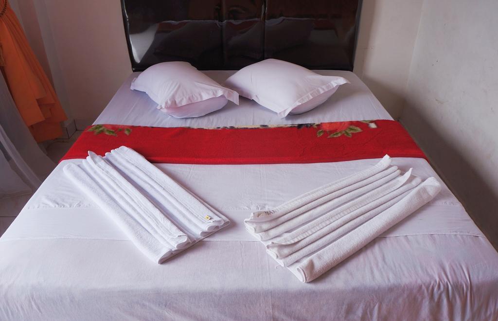 Ambaroba Resort Hotel Tuk Tuk Room photo