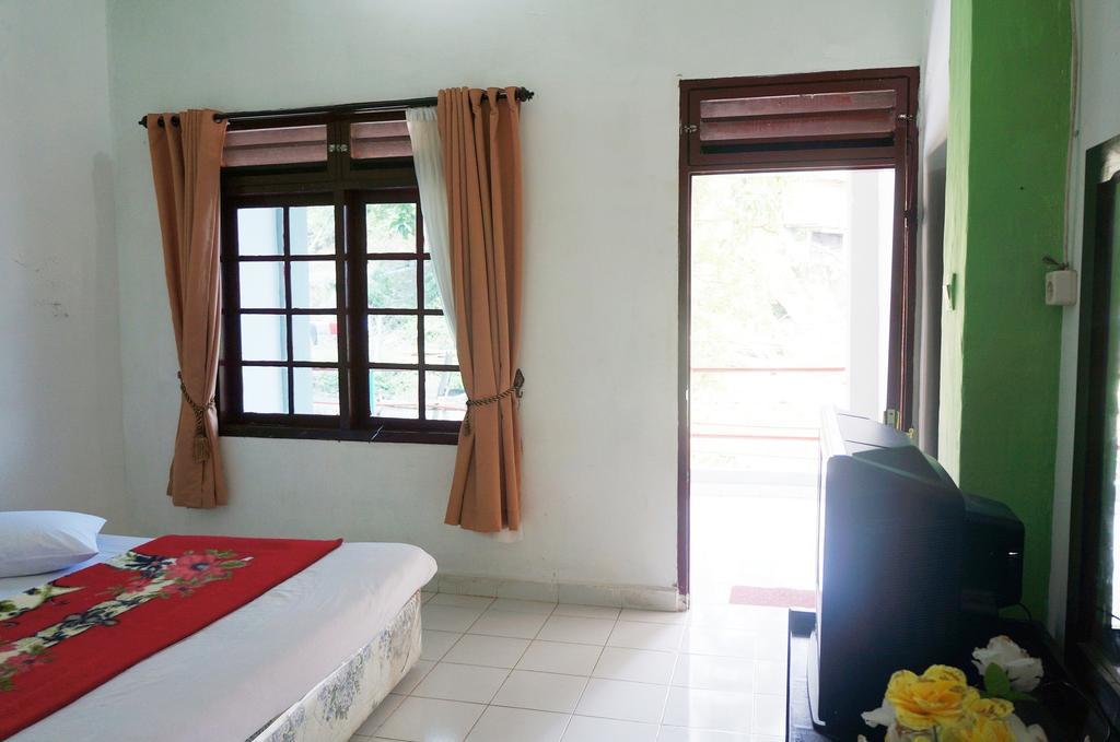 Ambaroba Resort Hotel Tuk Tuk Room photo