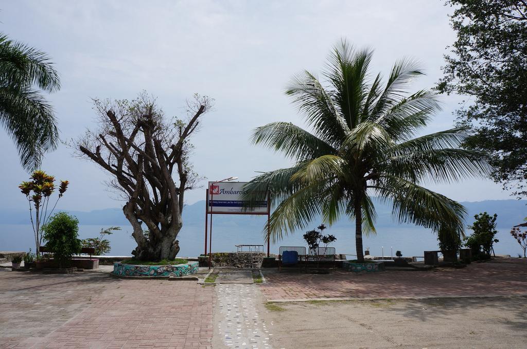 Ambaroba Resort Hotel Tuk Tuk Exterior photo